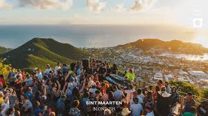 Sint Maarten - BLOND:ISH