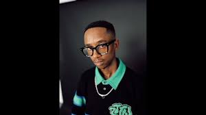 Dj Tunes, Focalistic, Benzoo, AL Xapo, Scotts Maphuma, Uncool MC, Fake’well, Tyler ICU – CyborG