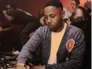 Felo Le Tee – Flying Fish Amapiano Mix