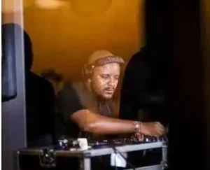 Kabza De Small – Ngiyajabula ft Babalwa M & Kelvin Momo