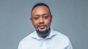 Dr Excel Makhwiting - Ngizifihla Kuwe (feat. Oncemore Six) (Live)