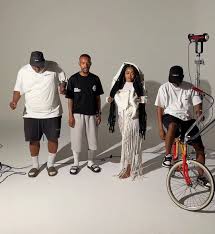 Zee_Nxumalo – Ayadura Amateki Ft. Dlala Thukzin, Mk Productions, Funky QLA & Shakes