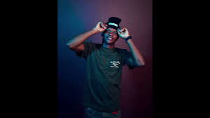 L.M – Tse Deeper (Baby Vox)
